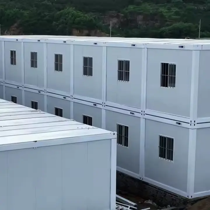 Hvilke fordele tilbyder de nye, genanvendelige og holdbare containerhuse i flad pakke?